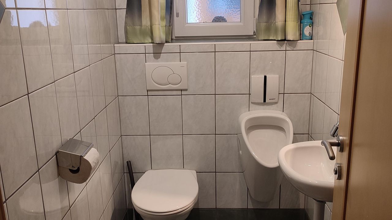 WC WC